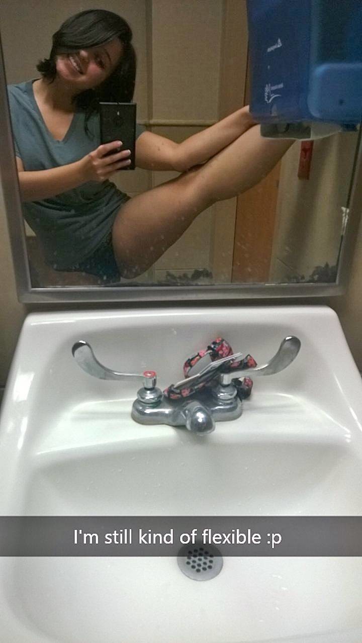 Big Booty Selfie Brunette Sexy Babe