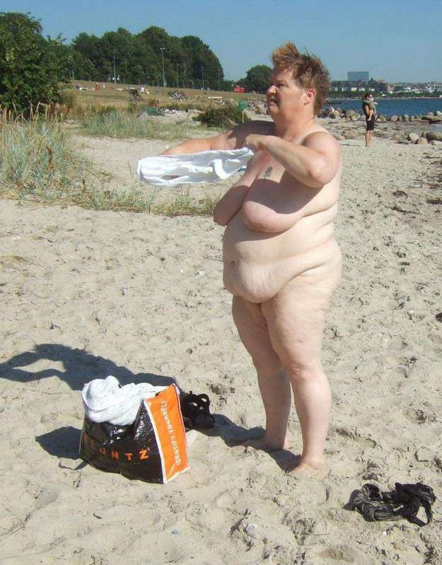 X PICTURES GRANNY 1