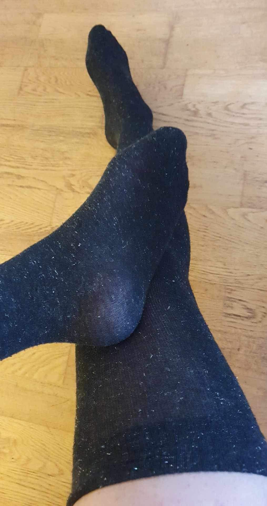 PIEDS EN COLLANT