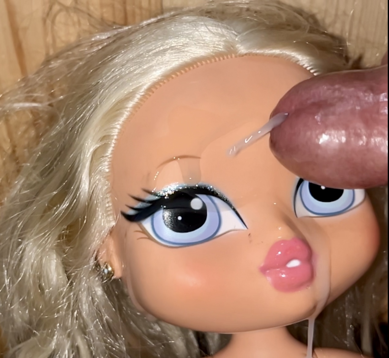 Smelly and dirty secondhand store blonde doll facial cumshot