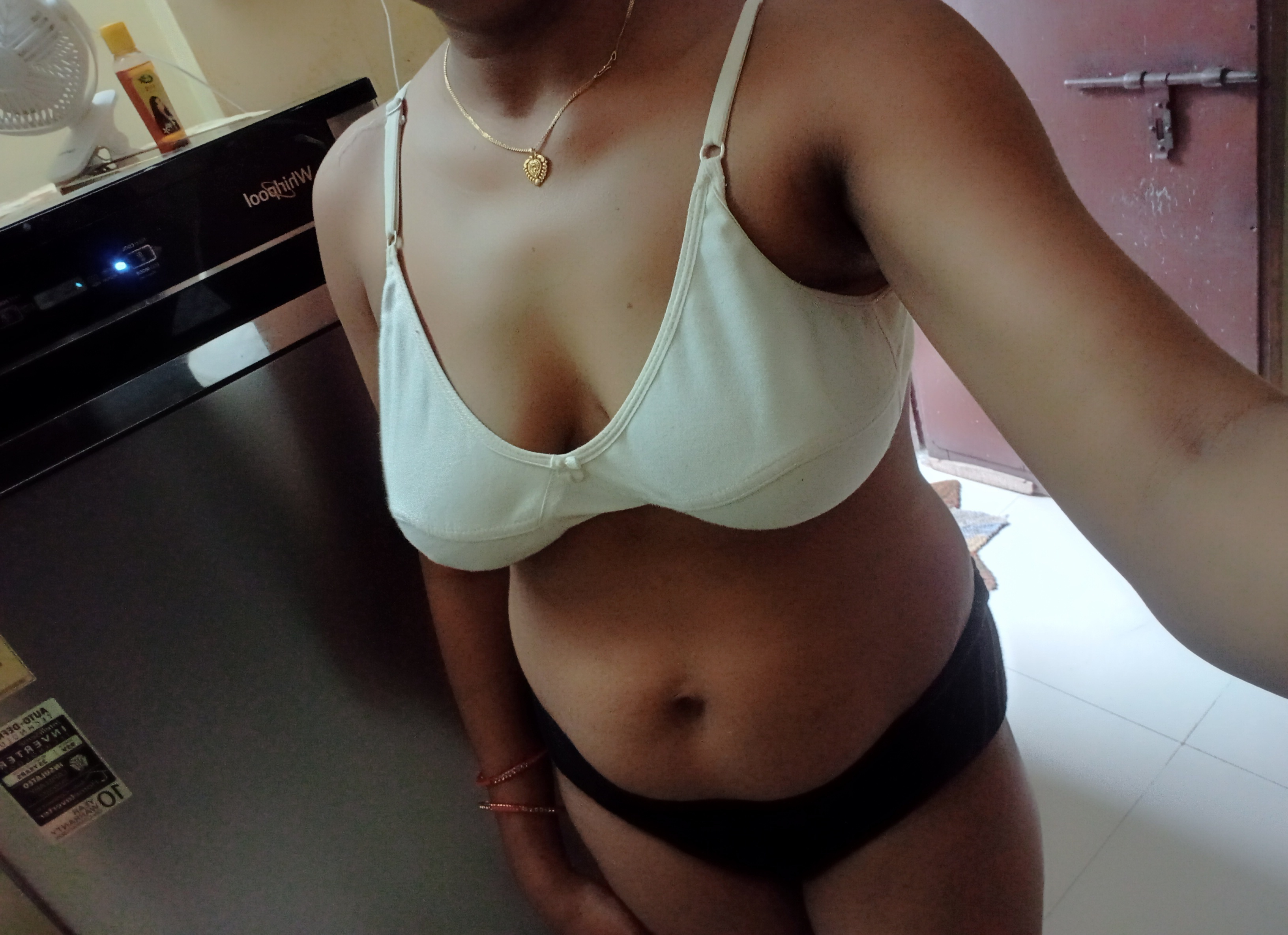 South indian aunty leaked pic