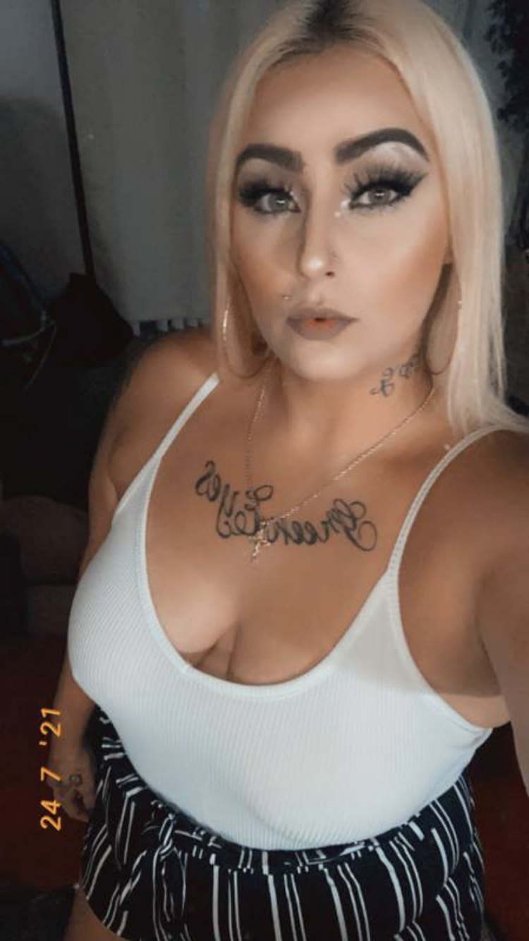 Let me see you cum to this collection of hot nudes and leaks