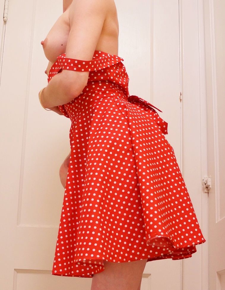 Shyex Showing Off Her Slender Body