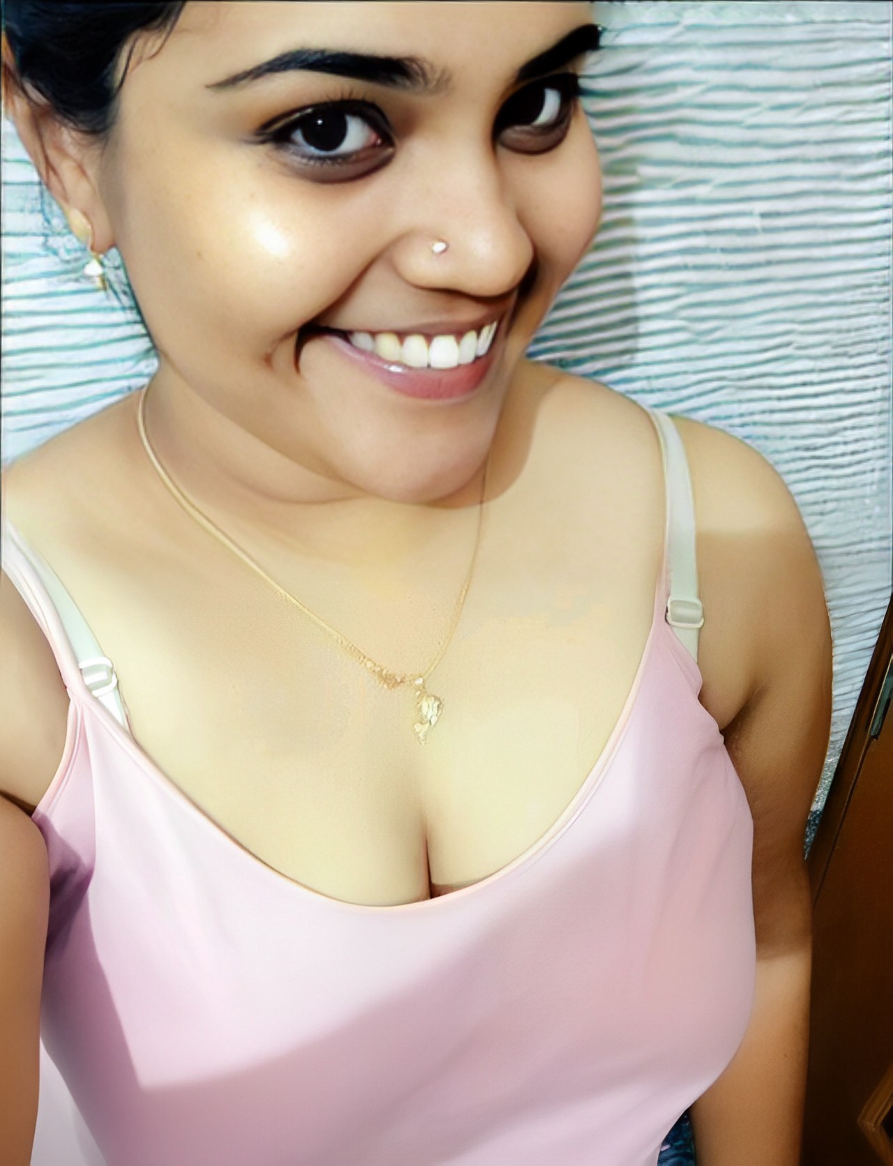 Beautiful Busty Tamil Sexy GF Selfie Pics Leaked