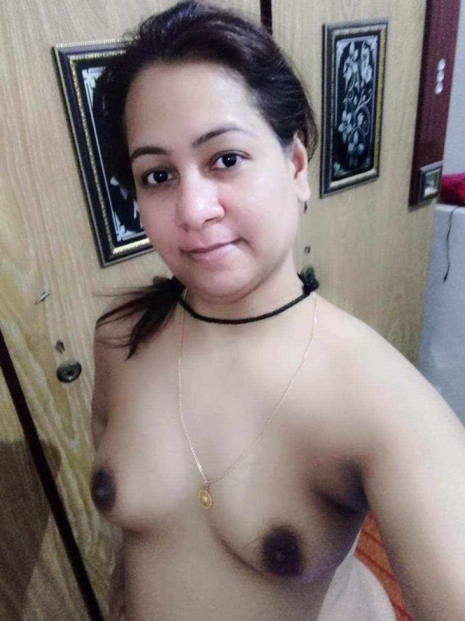 Indian desi aunty nude leaked pic