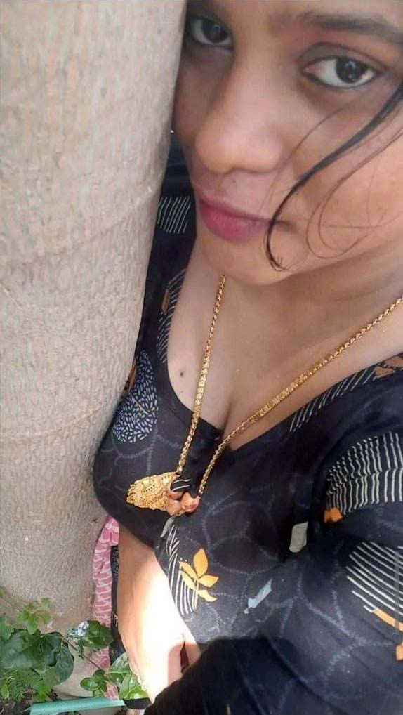 Indian Busty Wife Nude Selfie Photos Leaked