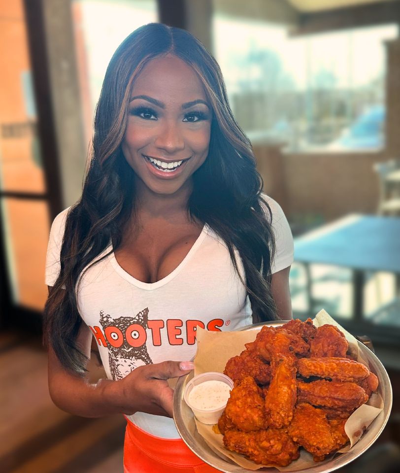 hooter girls