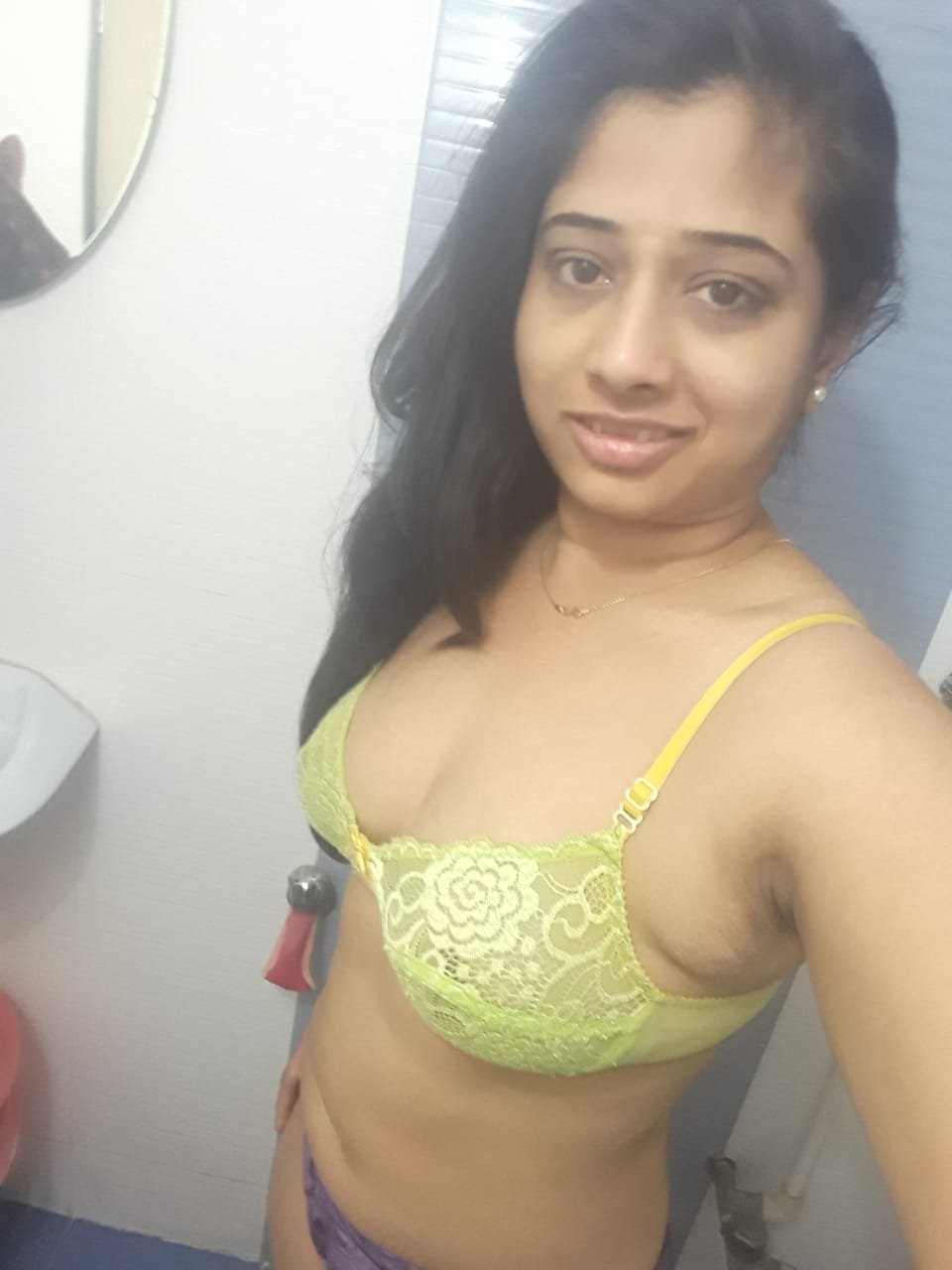 Desi bhabhi full nude photos