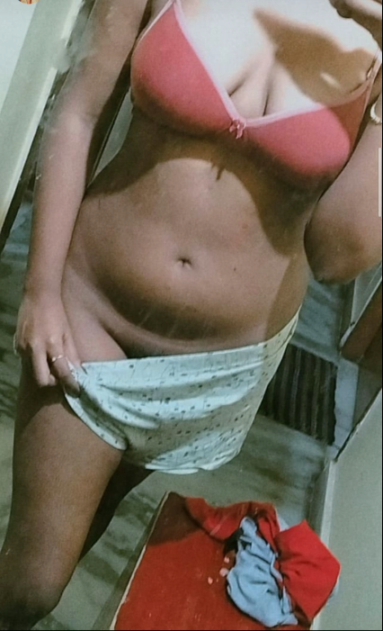 Sexy hot Indian teen nude girl mirror selfie pussy pics