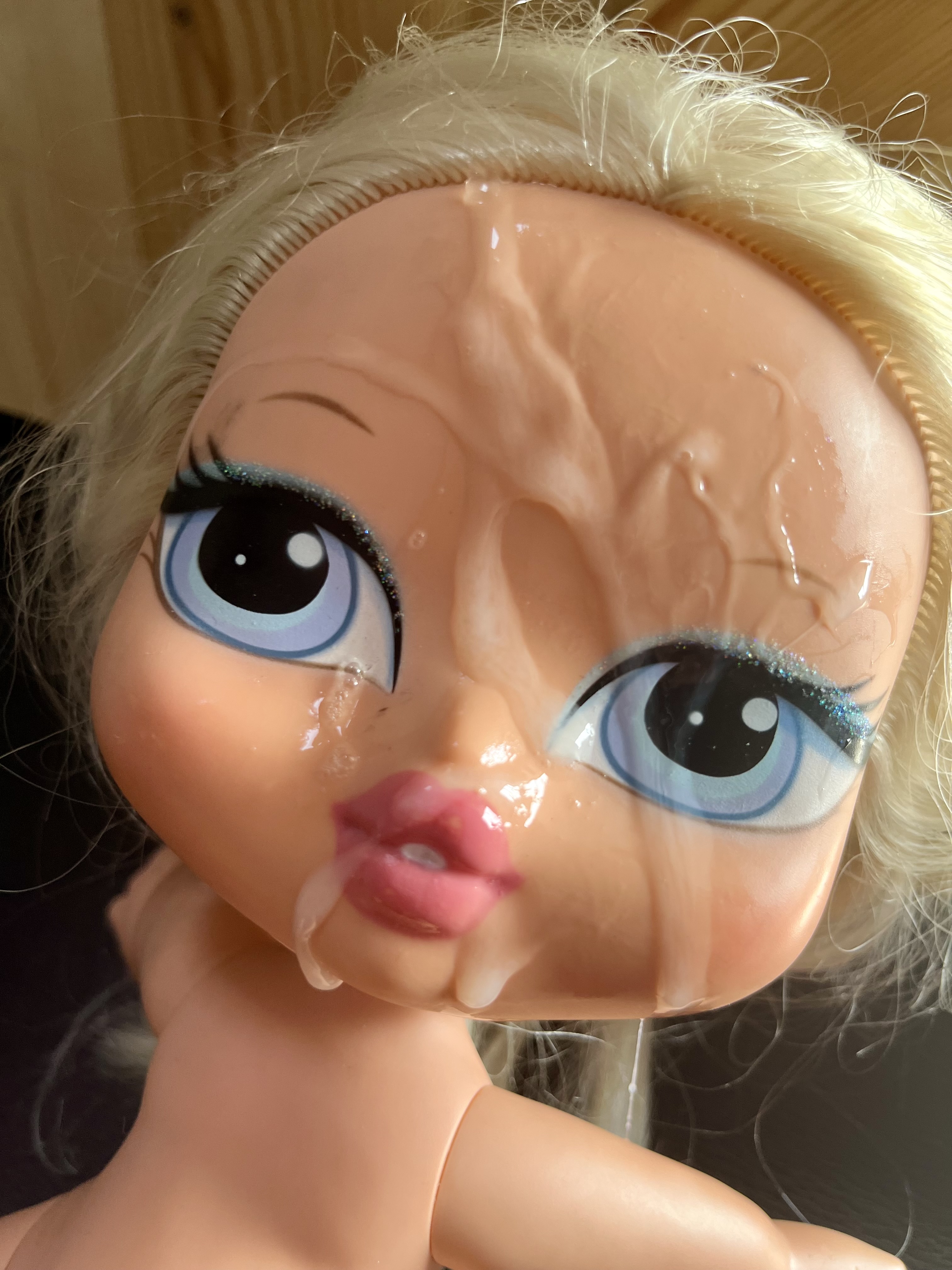 Smellly blonde secondhand store doll facial cumshot