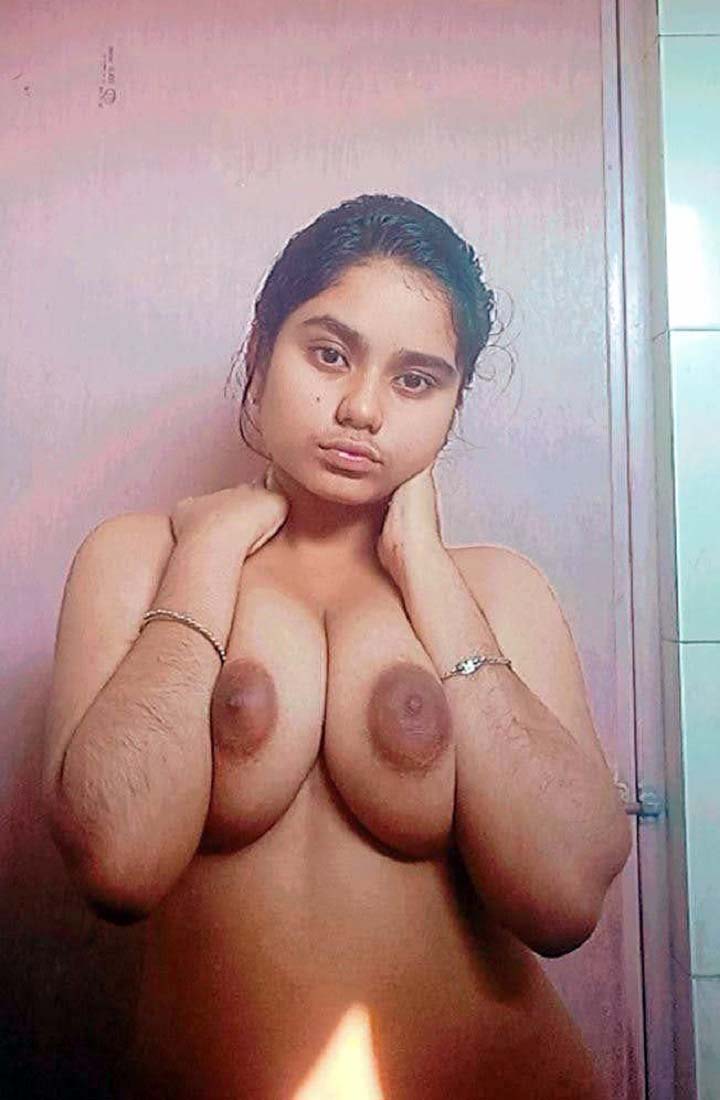 Indian Naughty Sexy GF Bathroom Nude Pics