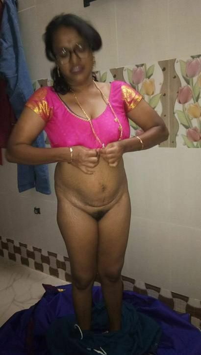 Tamil MILF Nude Collection