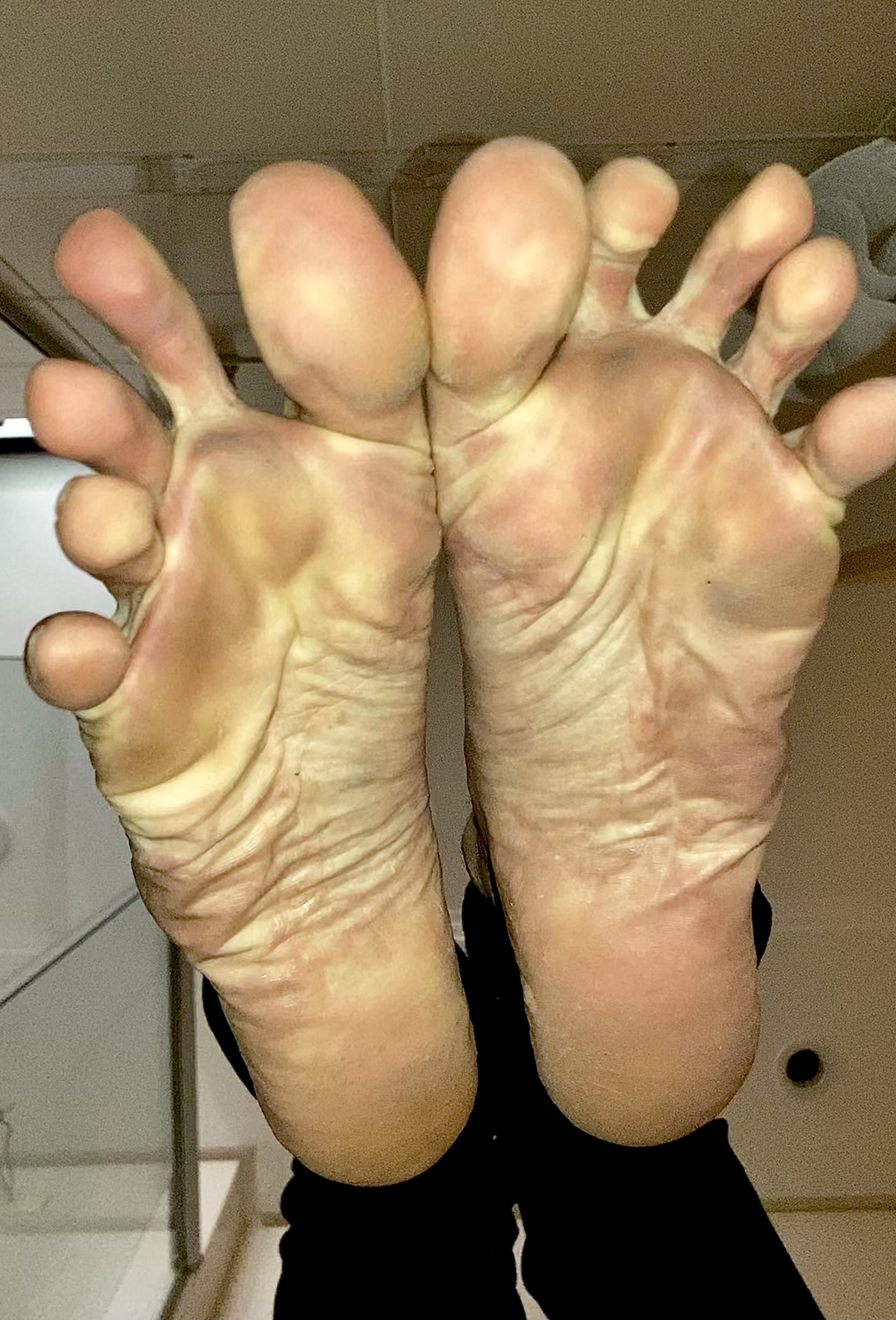 Male amateur smelly feet and soles