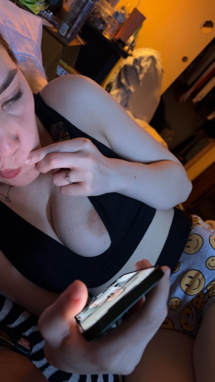 Cucks young Whore leaked and exposed