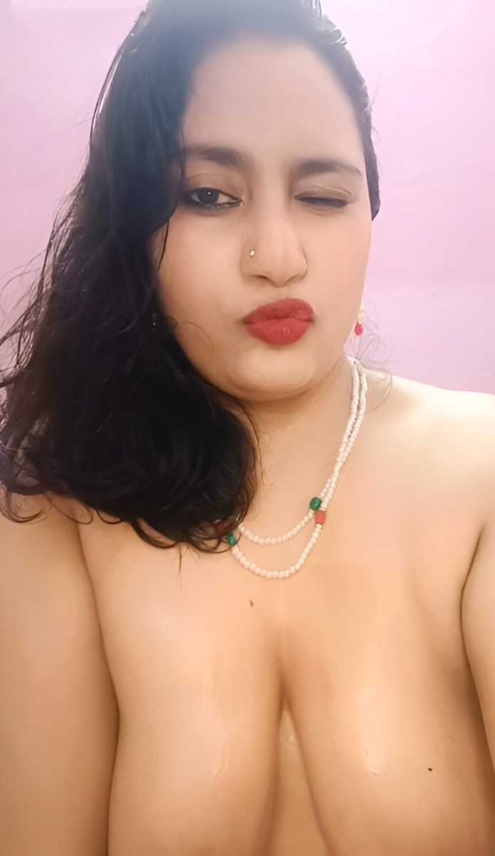 Indian beautiful aunty leaked pic