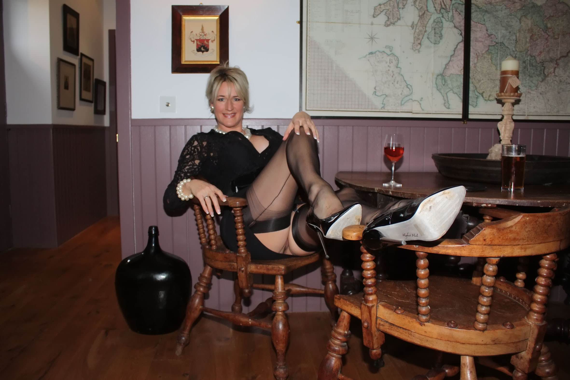 Leggy Amateur Blonde Texas Wife Lisa