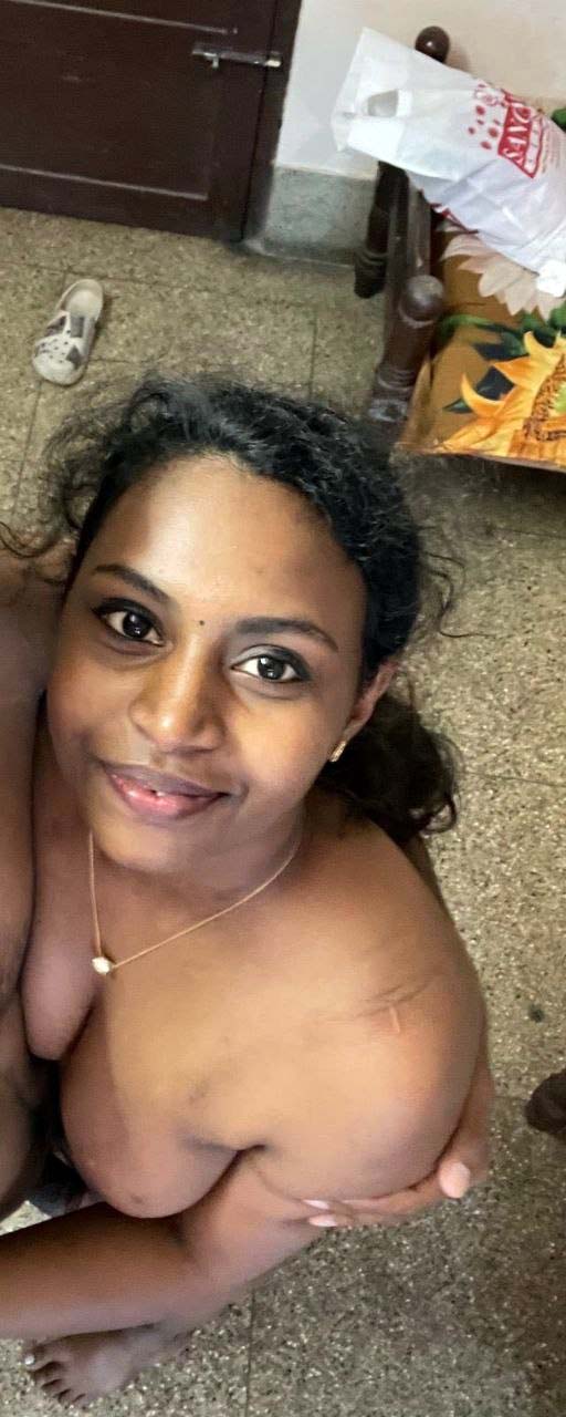 Dusky Tamil Sexy Married Girl Nude Pics Leaked