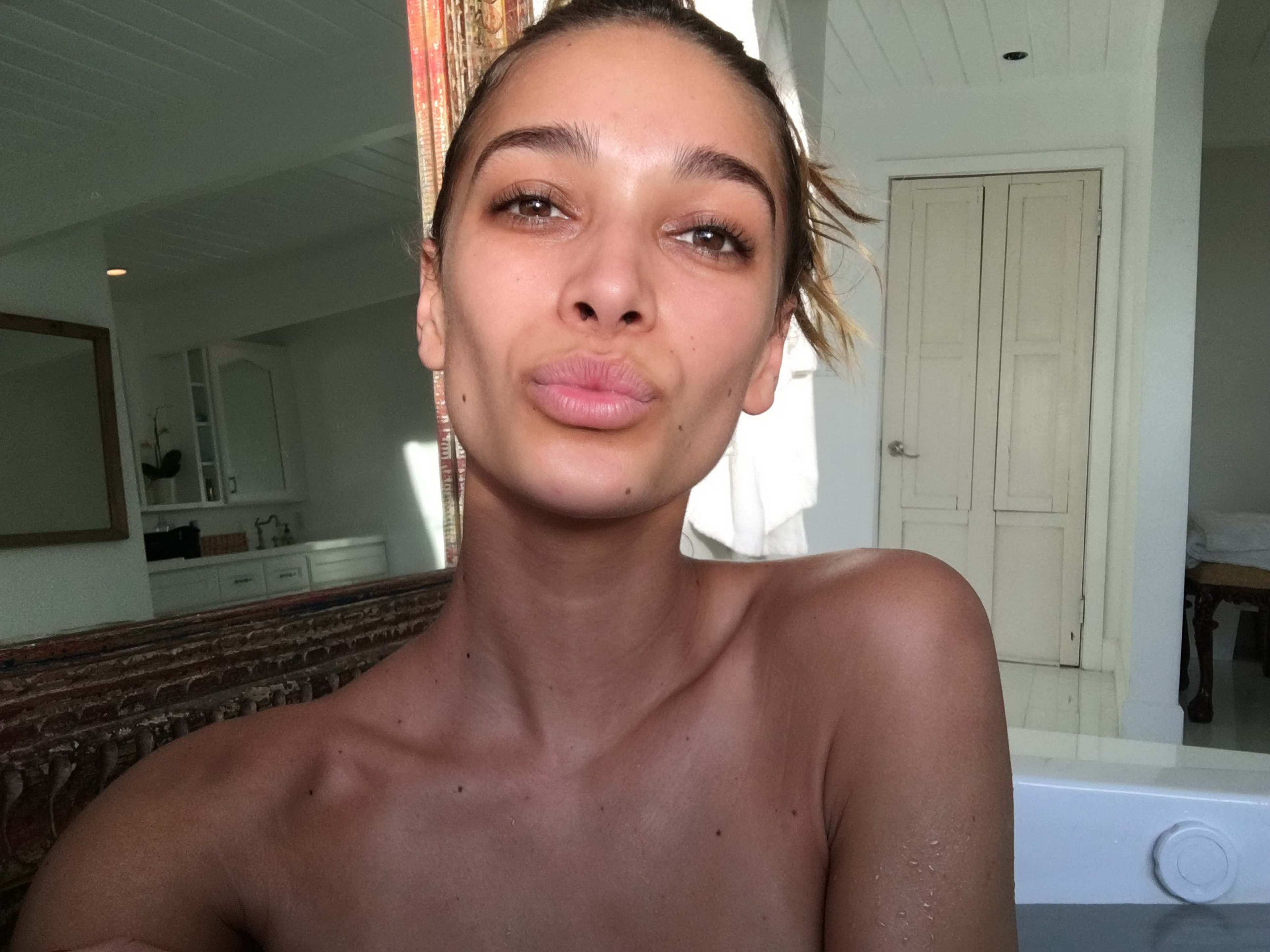 April Love Geary NUDE Leaks