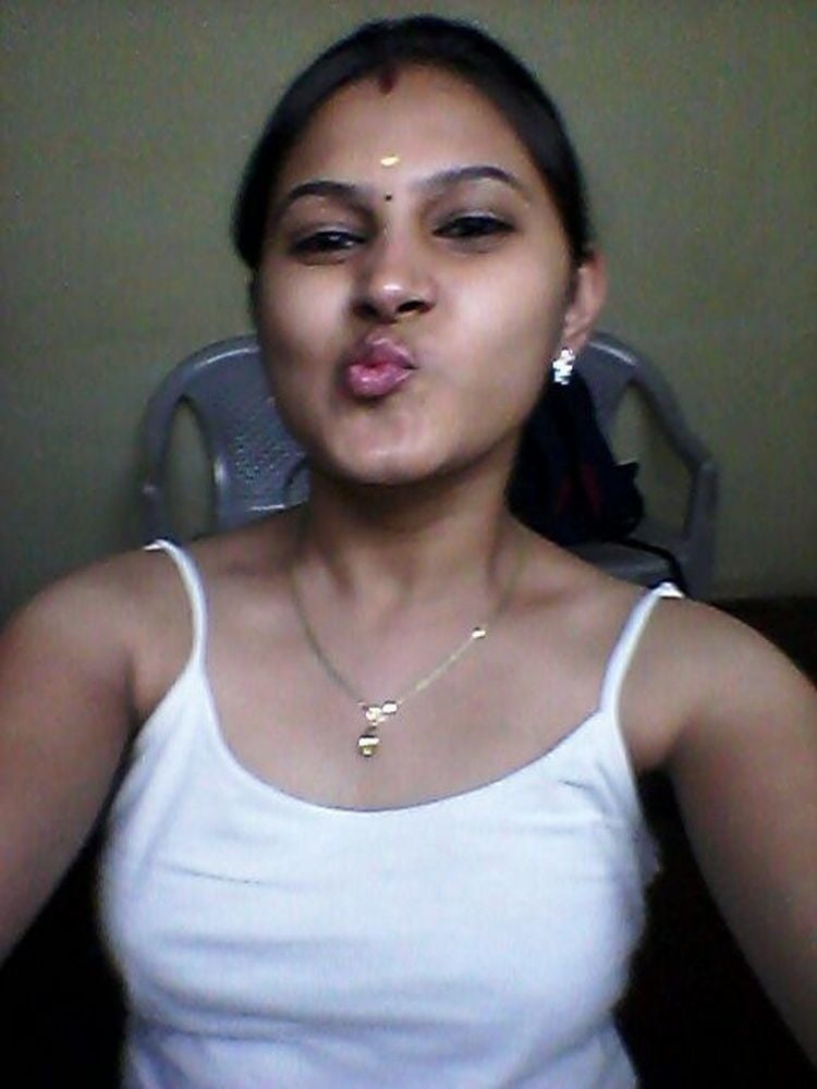 Desi Indian cute aunty