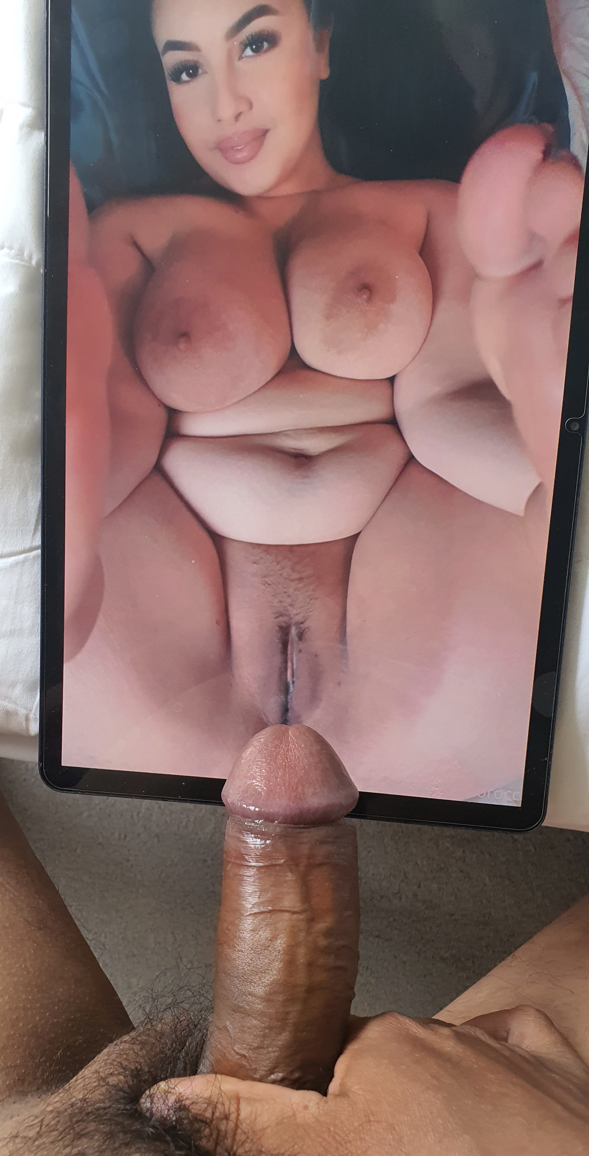 Cock tribute to curvy milf by Thukkamj