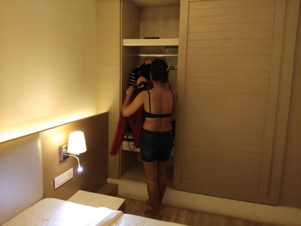 Hot girl honeymoon pics leaked by bf
