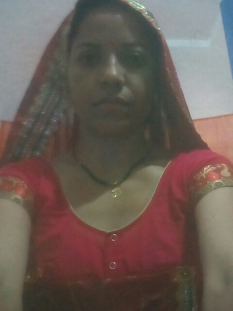 Desi Horny Wife HD Full Body Pics (Ignore Face :))