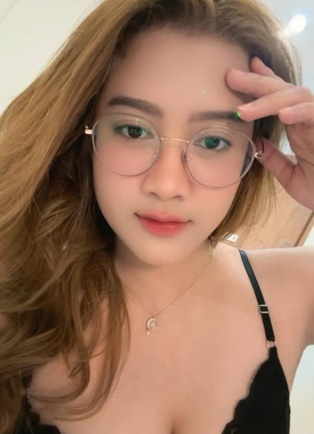Back to Hot Girl