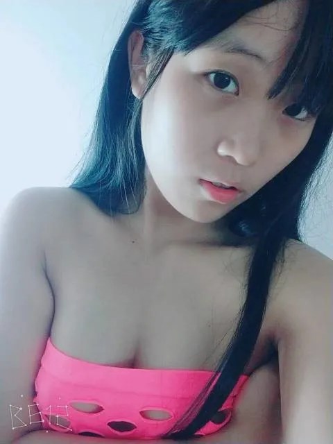 Chinese Leaked - College babe lost phone’s SD card