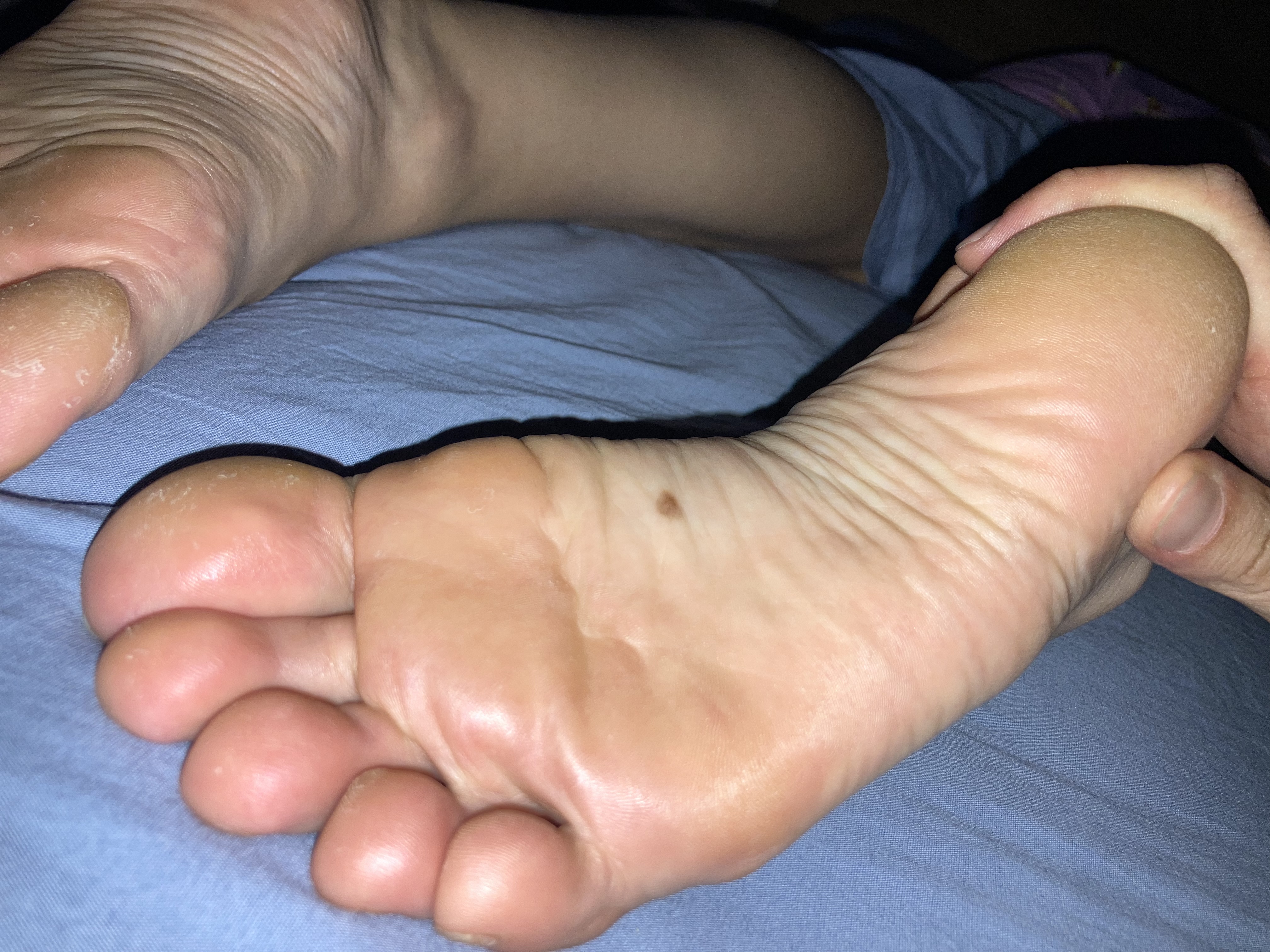 Mature milf Amateur Wife smelly wrinkled feet soles archive