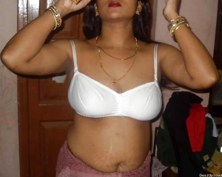Indian ladies having fun show  pussy and big boobs