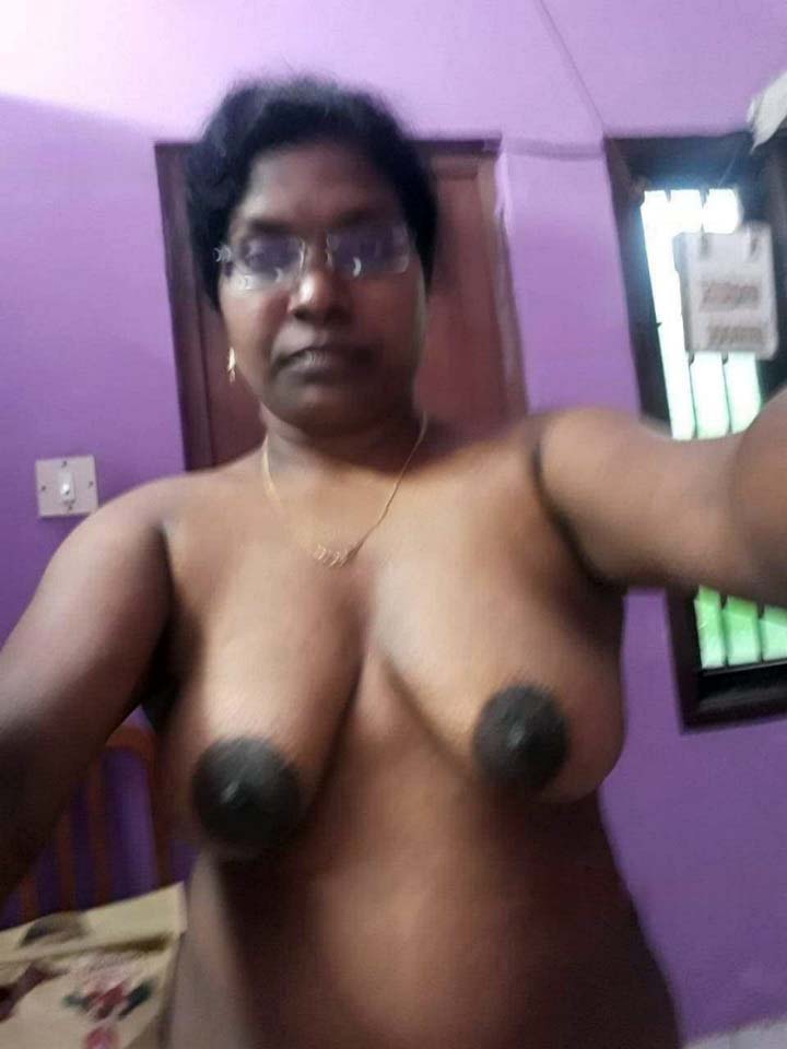 Tamil Dusky Office Working Girl Nude Selfie Pics