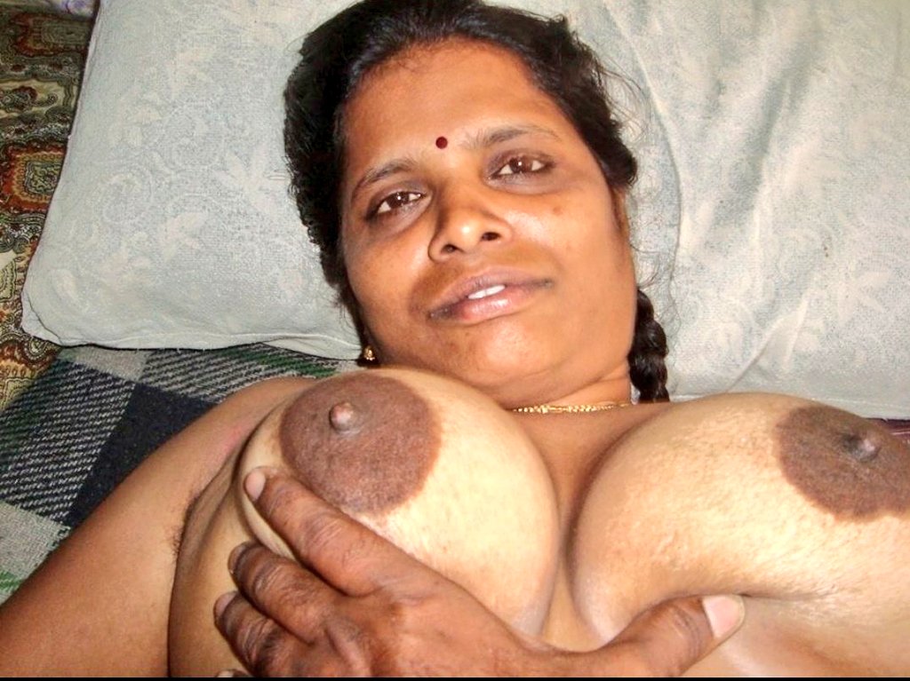 Village mature women showing nude boobs n pussy